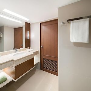Deluxe Twin
